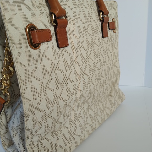 MICHAEL MICHAEL KORS
Large Vanilla Logo Printed Tote Bag - Picture 14 of 16